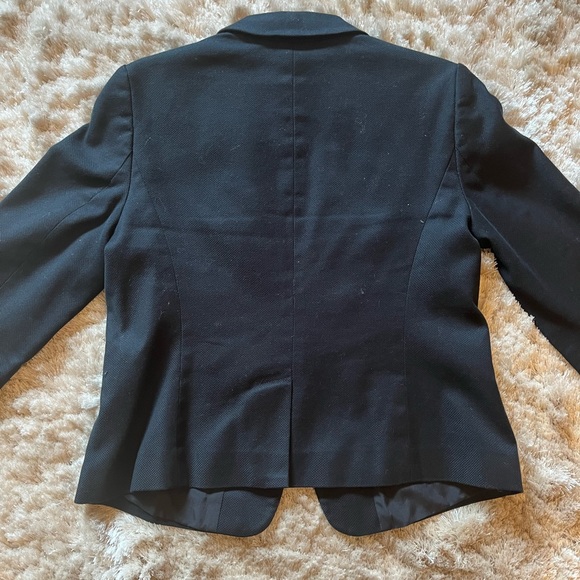 Ann Taylor black blazer in size 8 petite - Picture 4 of 4